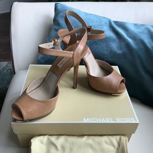 Michael Kors Bailee Smooth Leather Platform Sandal